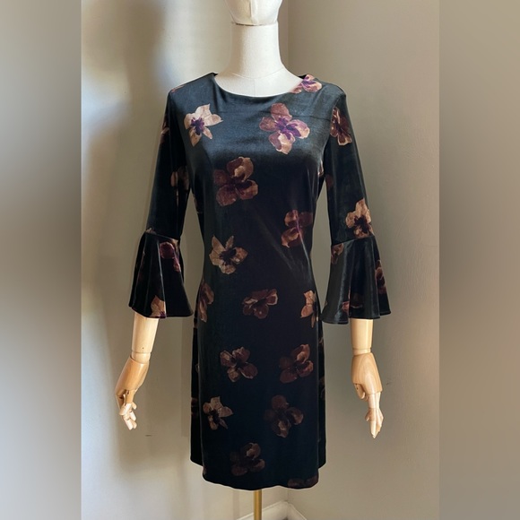 Tommy Hilfiger ♥️👗 - Picture 11 of 11